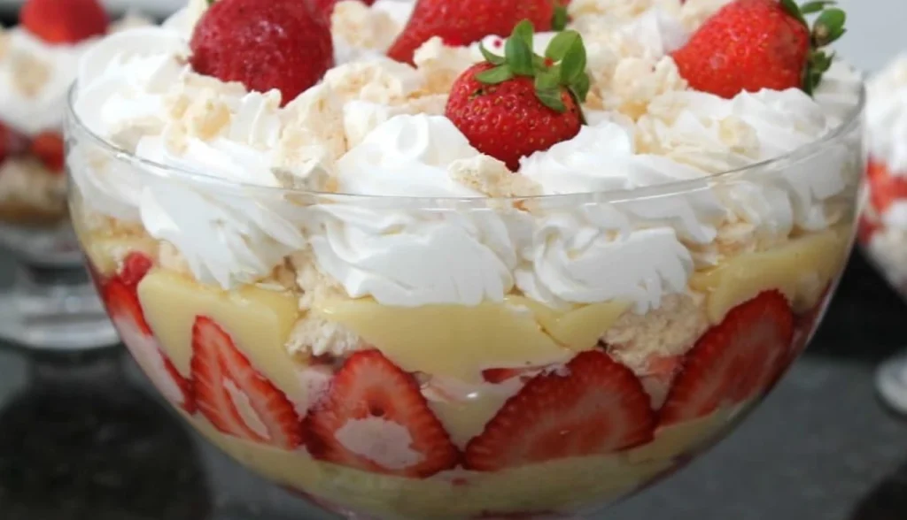 Receita Bolo de Morango Para a Ceia de Natal